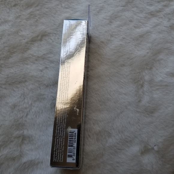 Becca Weightless Blur Skin Love Foundation - Picture 3 of 6